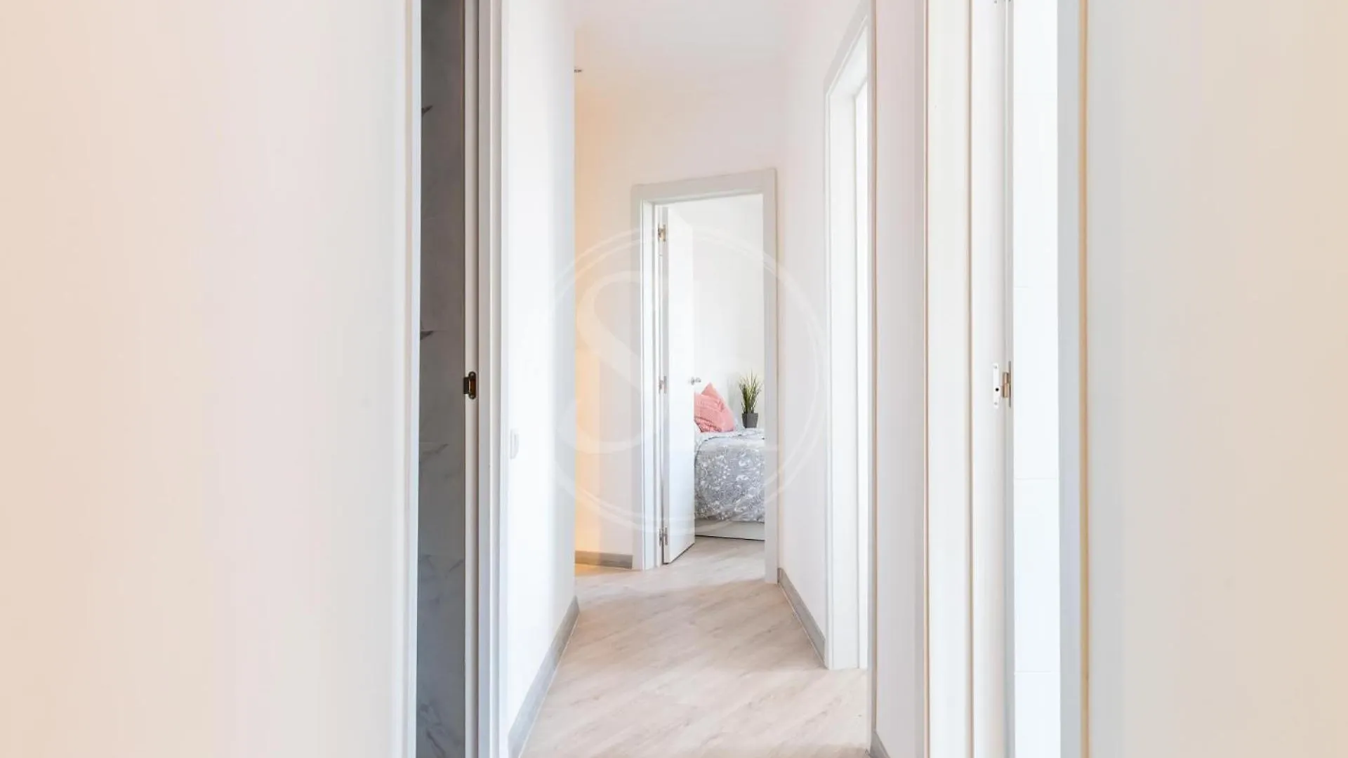 Apartment Near Sagrada Familia 바르셀로나