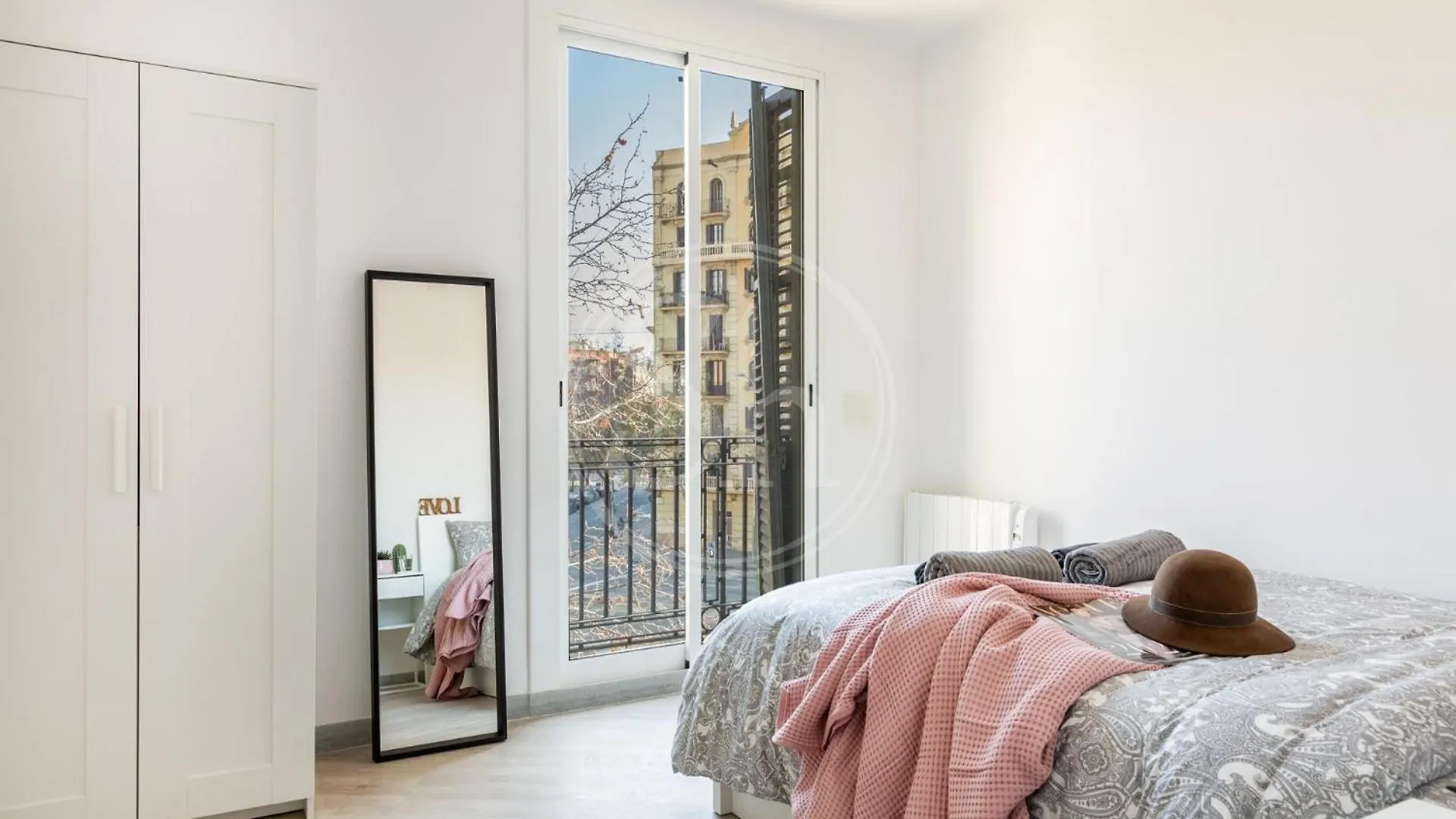 Apartment Near Sagrada Familia 바르셀로나