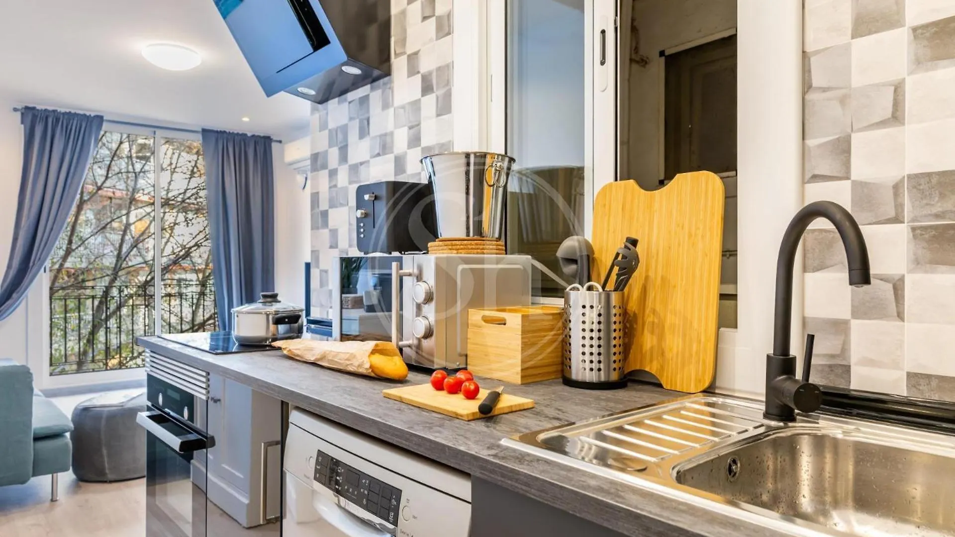 Apartment Near Sagrada Familia 바르셀로나